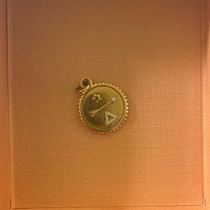 Foundrae baby dream medallion